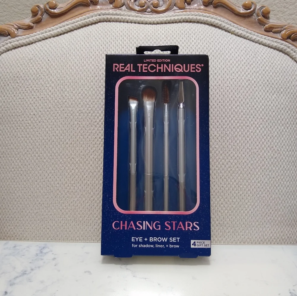 Real Techniques Chasing Stars Eye + Brow Set for Shadow, Liner & Brow 4 Piece
